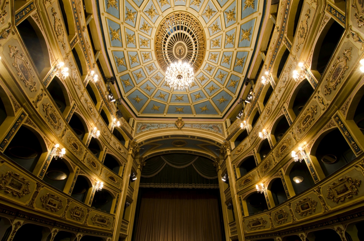 manoel theatre in valletta will be hosting the Malta Philharmonic Orchestra