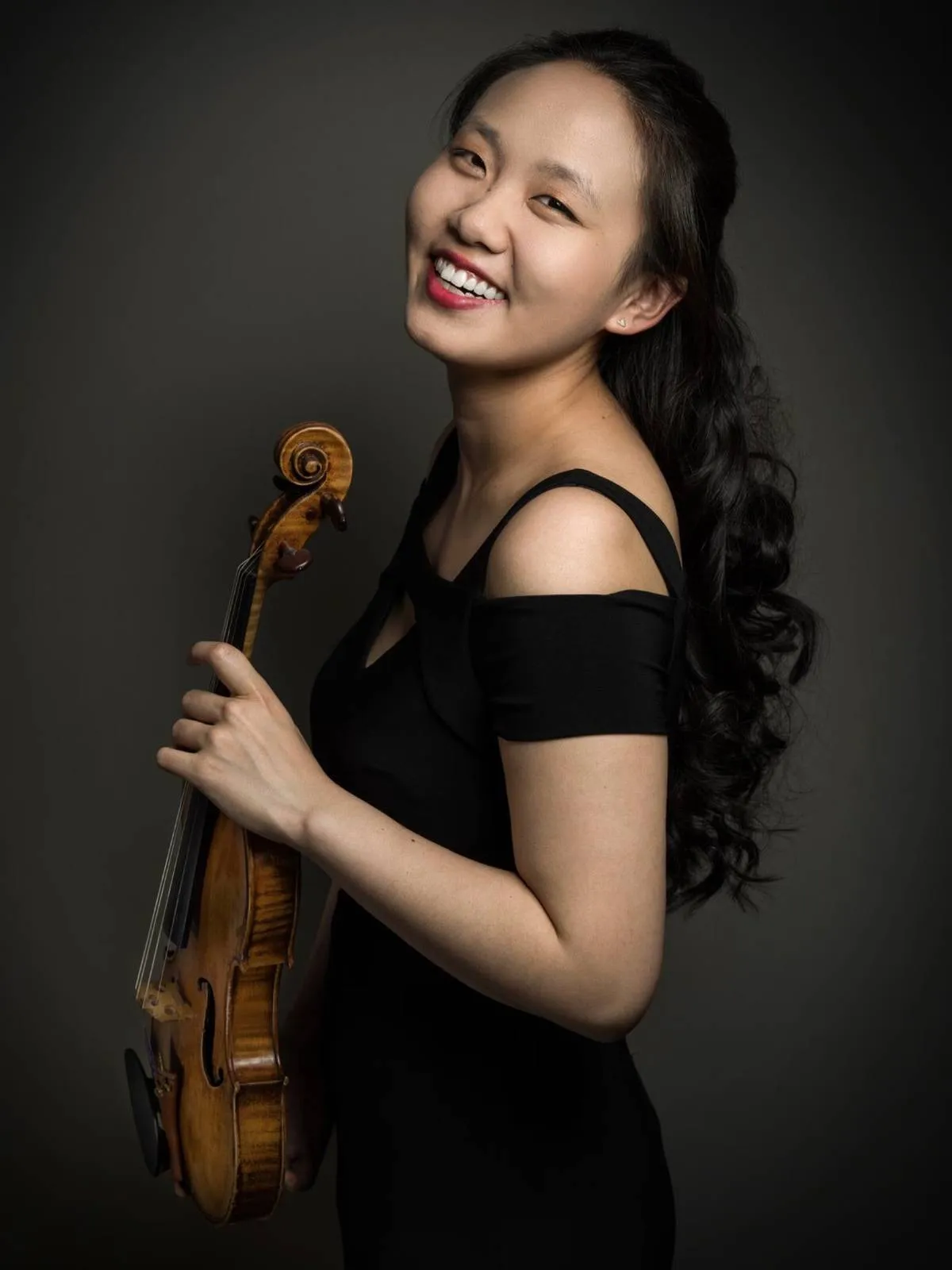 Stella Chen performing alongside the MPO all over Eureope
